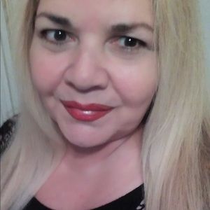 Meet your Posher, Ana